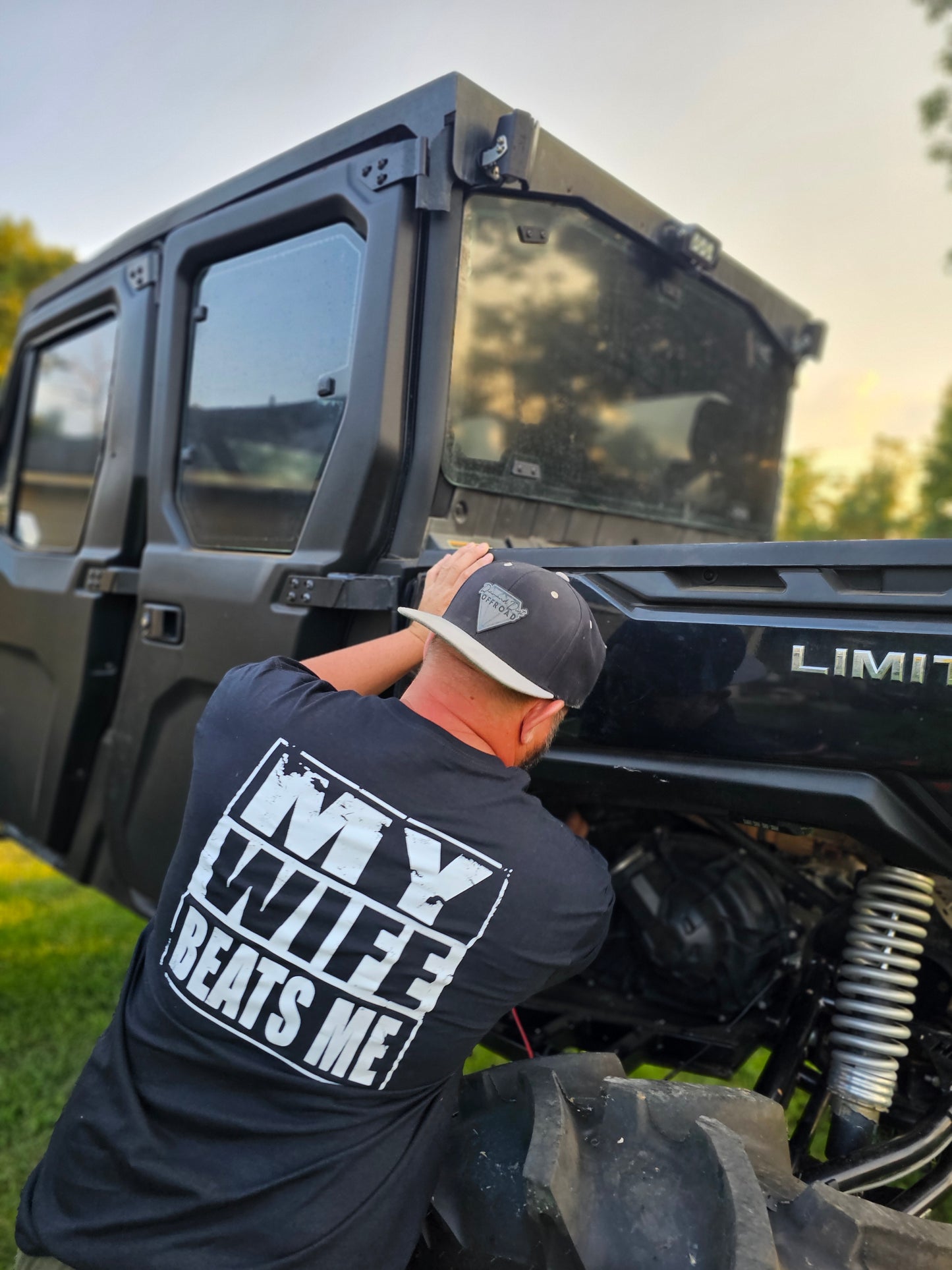 My wife beats me shirt - RED